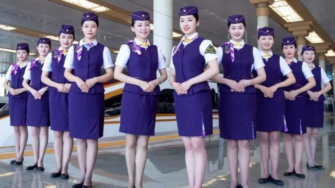 Entire Cabin Crew3