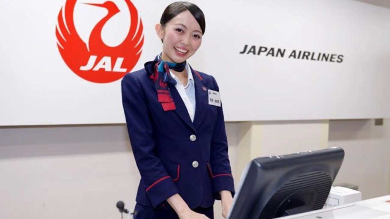 How to Pass Your Airline Ground Staff Interview Top 10 Questions (You must Know)