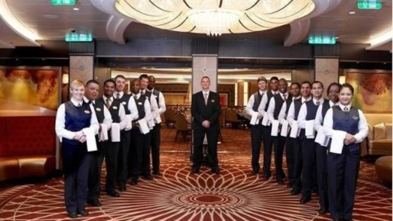 Cruise Staff1