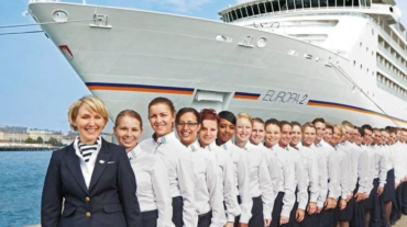 Cruise Staff4